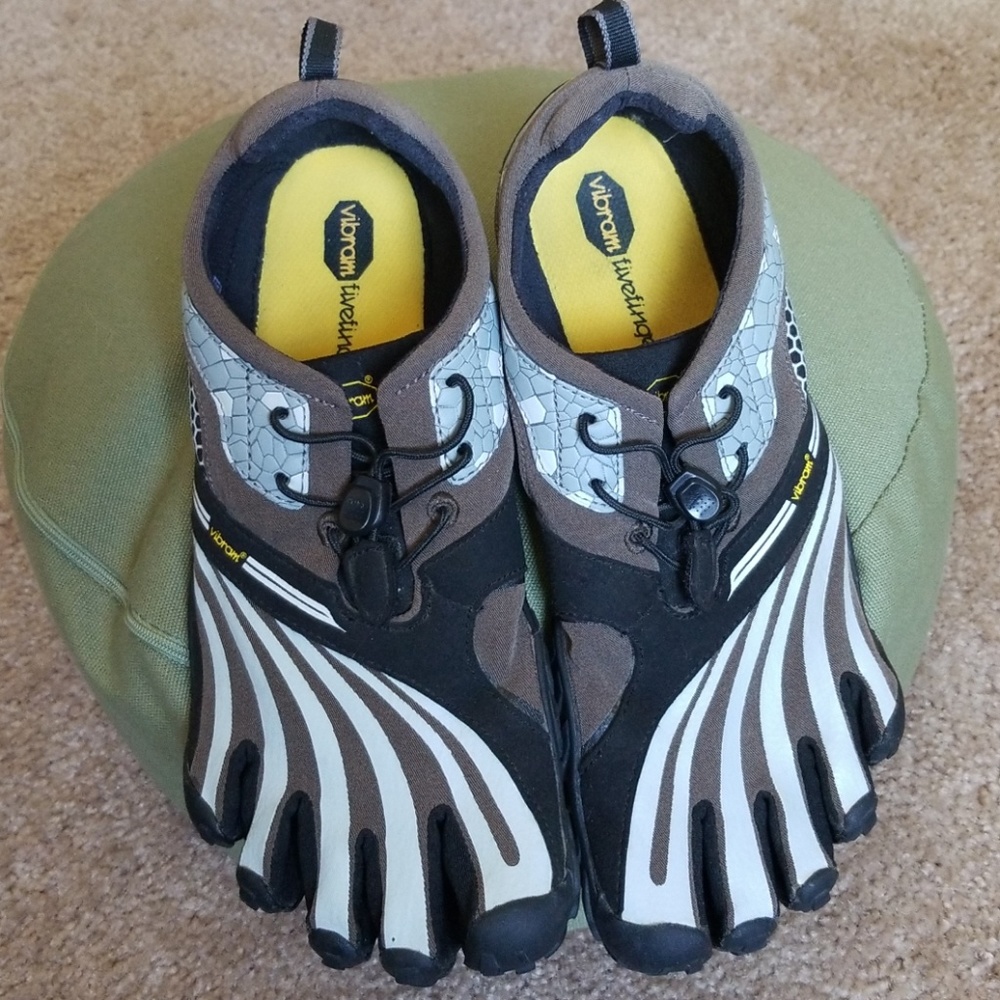 Like New Vibram Spyridon Shoes